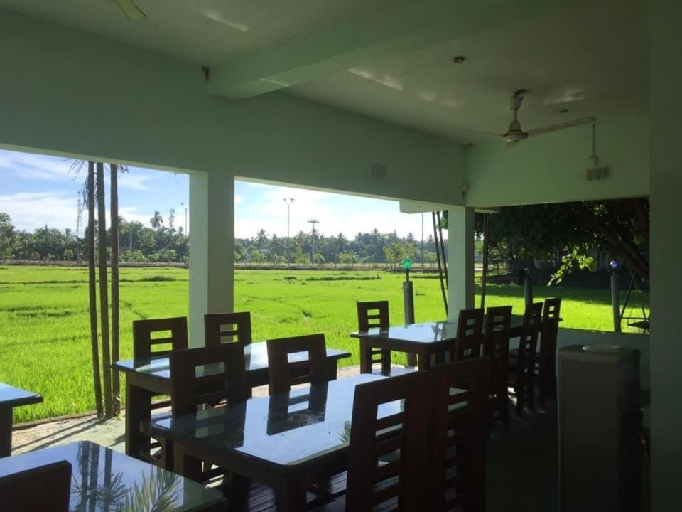 Thisara Guest House بولاناروفاي المظهر الخارجي الصورة