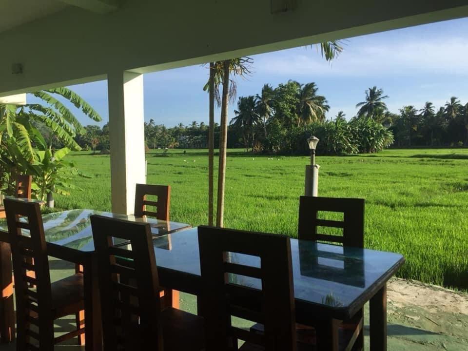 Thisara Guest House بولاناروفاي المظهر الخارجي الصورة
