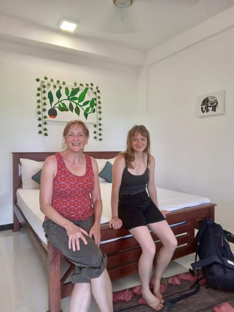 Thisara Guest House بولاناروفاي المظهر الخارجي الصورة