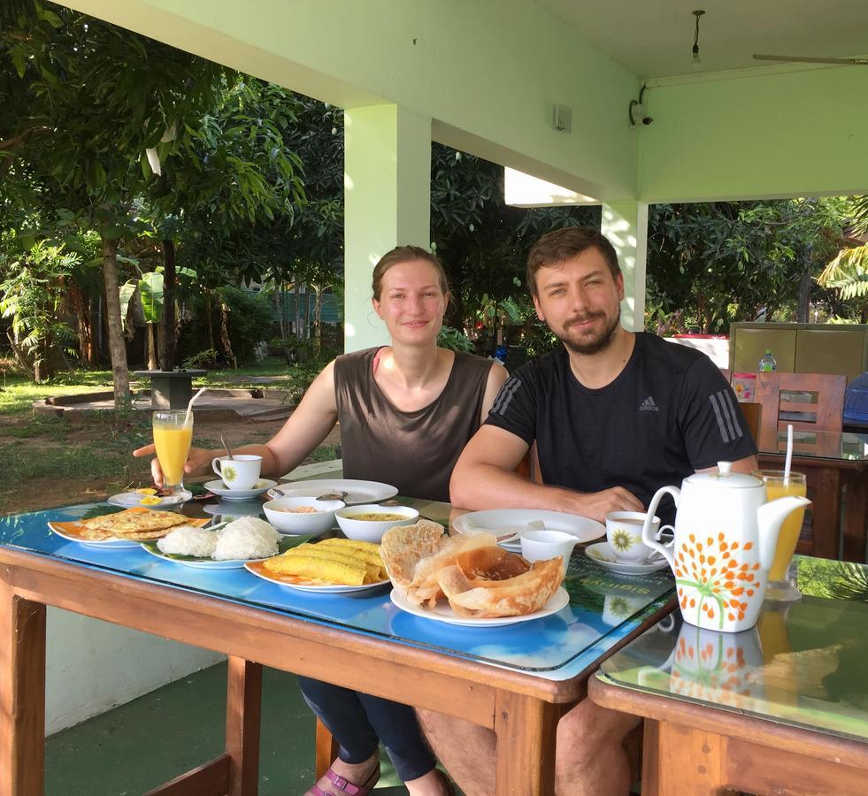 Thisara Guest House بولاناروفاي المظهر الخارجي الصورة