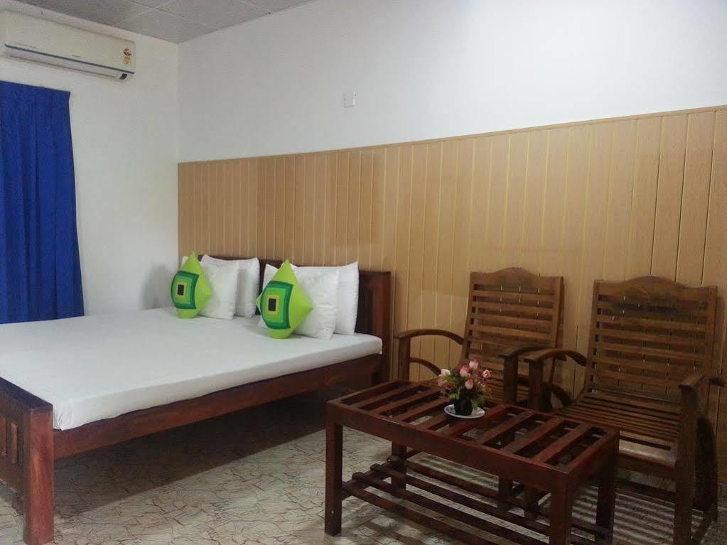 Thisara Guest House بولاناروفاي المظهر الخارجي الصورة