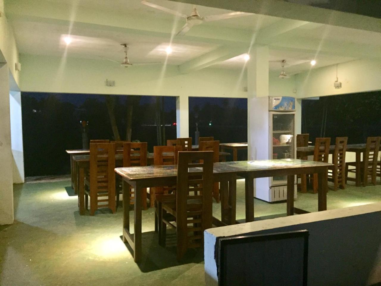 Thisara Guest House بولاناروفاي المظهر الخارجي الصورة